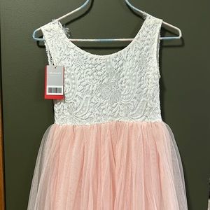 Girls flower dress. Brand new never worn. Size 8/10
